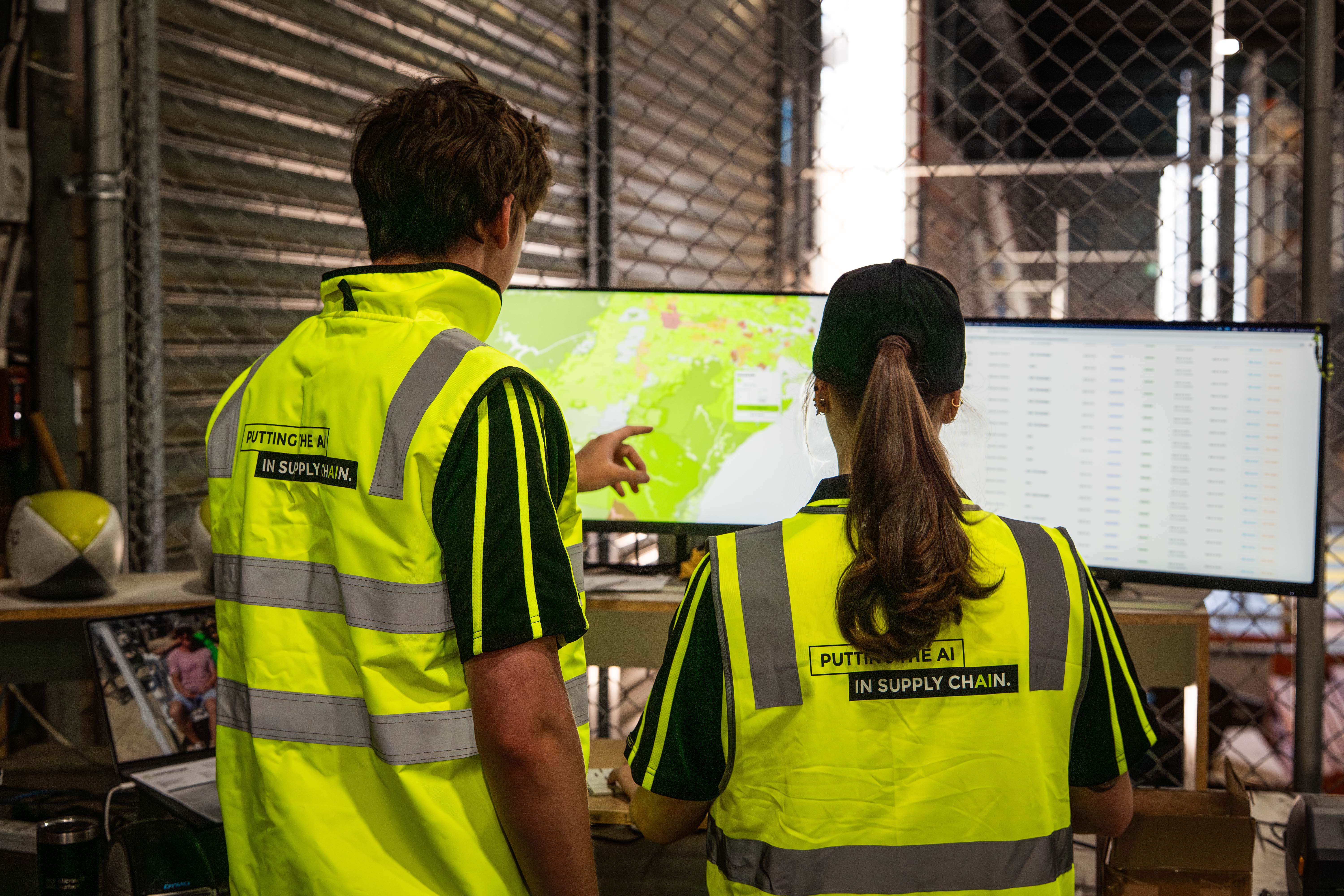 Sparrow XPL operations team monitoring freight with AI-powered dashboards